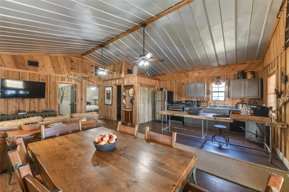 3019 S Highway 16 Llano, TX 78643