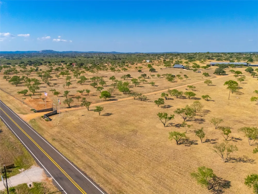 3019 S Highway 16 Llano, TX 78643