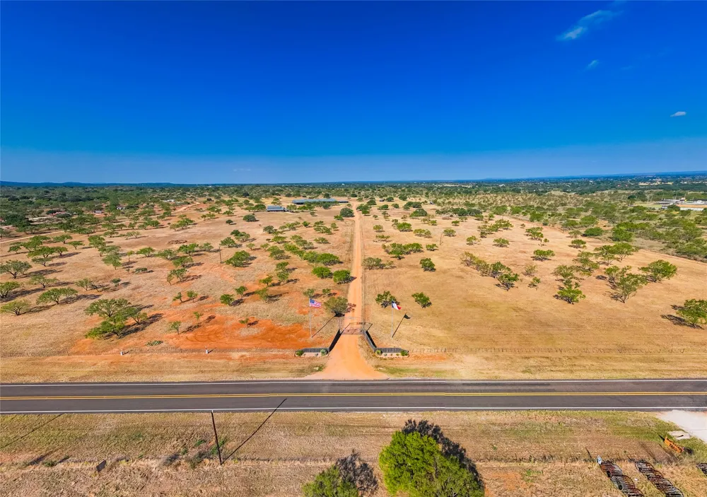3019 S Highway 16 Llano, TX 78643