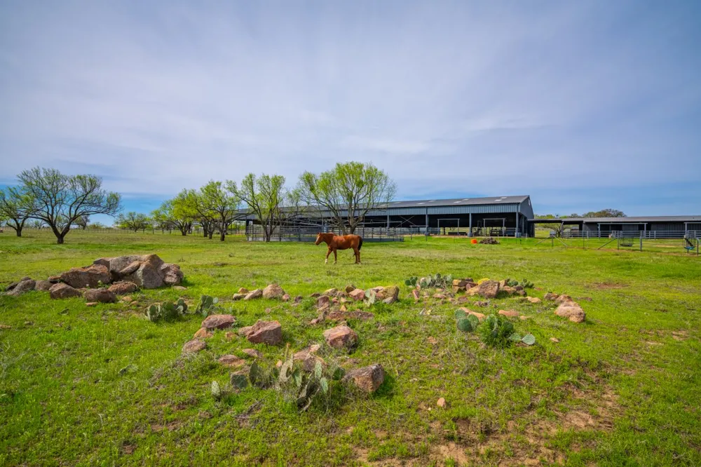 3019 S Highway 16 Llano, TX 78643