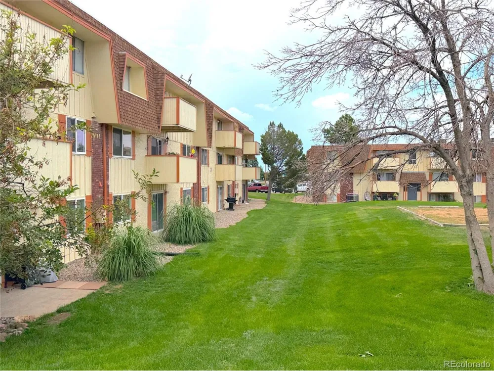 10211 Ura Lane #3-303 Thornton, CO 80260