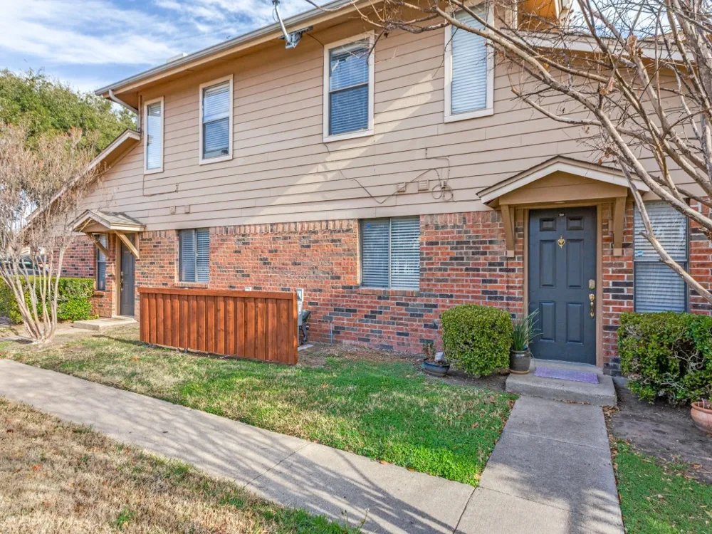5618 Cedar Creek Drive #5 Benbrook, TX 76109