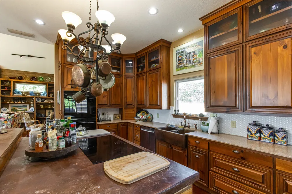 1775 Sunset Mountain Road Lipan, TX 76462