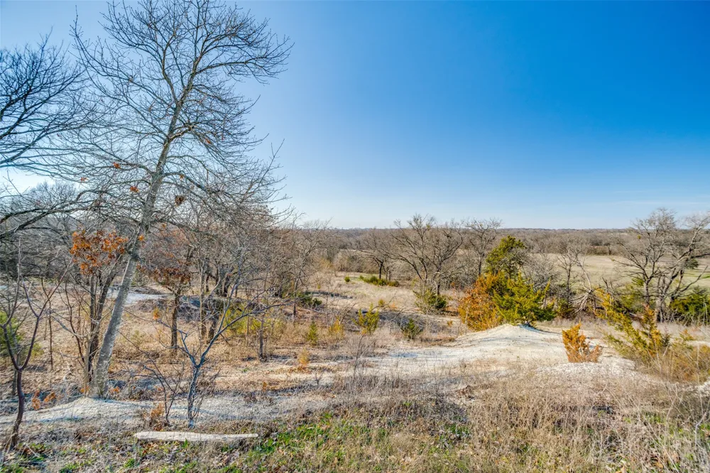 2111 Private Road 5499 McKinney, TX 75071