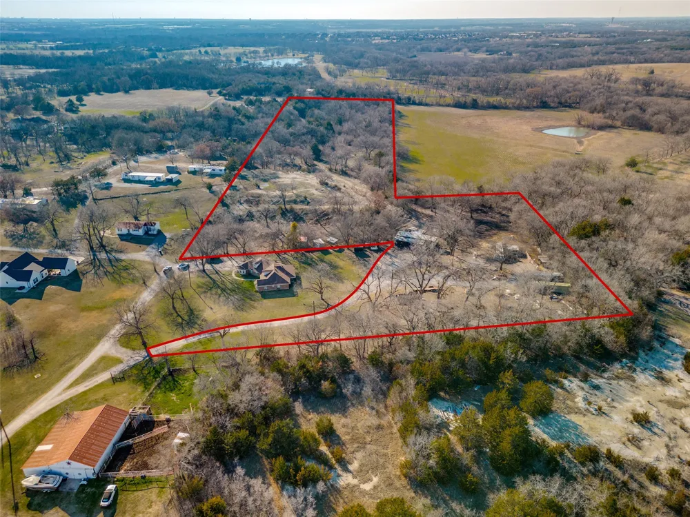 2111 Private Road 5499 McKinney, TX 75071