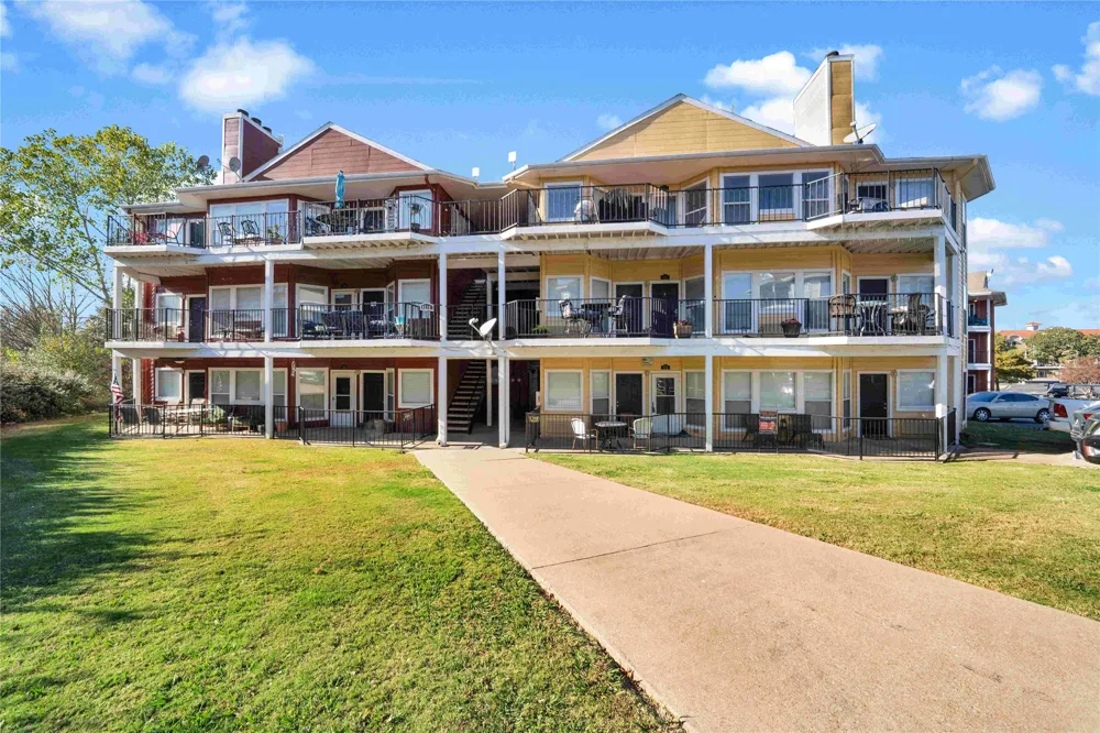 2164 Tanglewood Boulevard #C215 Pottsboro, TX 75076