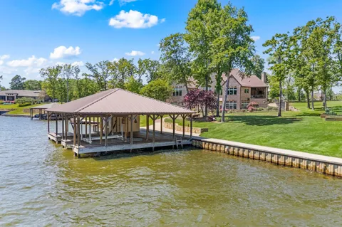 5581 Nancy Circle