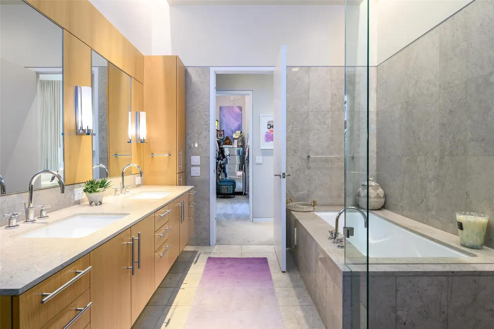 1918 Olive Street #402 Dallas, TX 75201