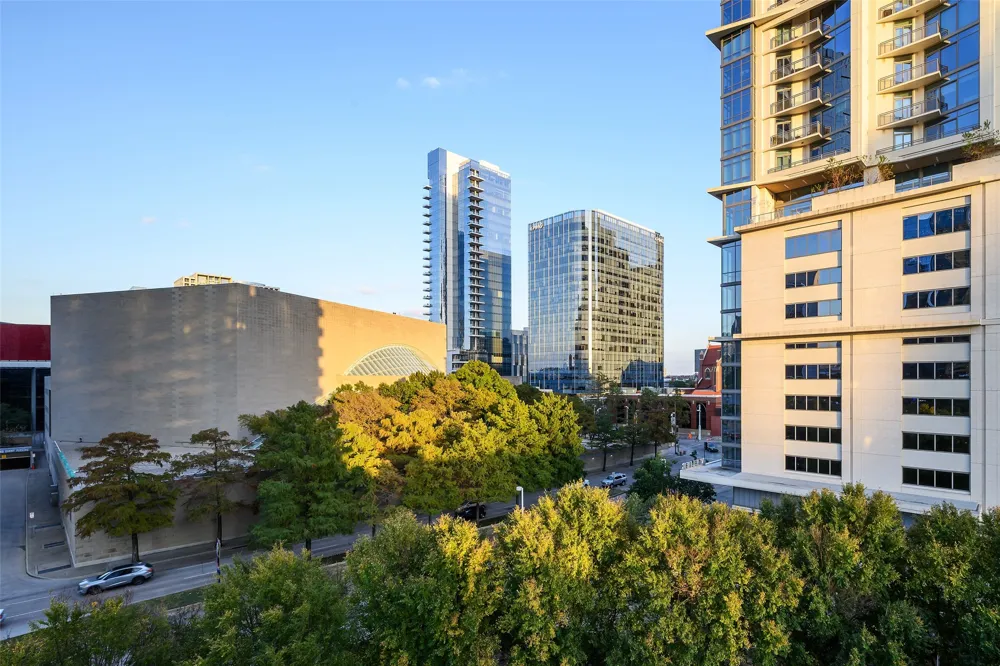 1918 Olive Street #402 Dallas, TX 75201