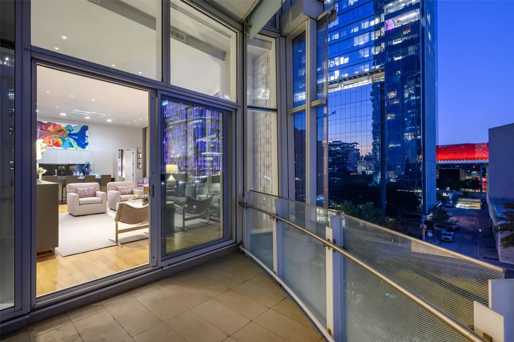 1918 Olive Street #402 Dallas, TX 75201
