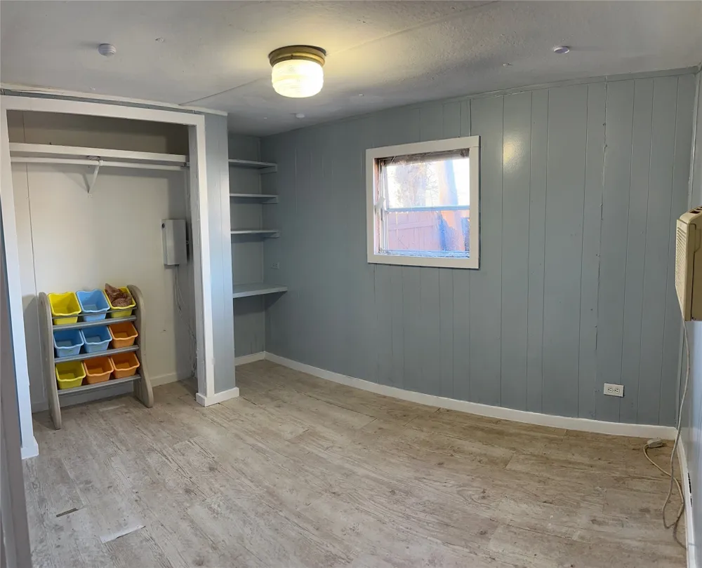 202 Cottonwood Street Barry, TX 75102