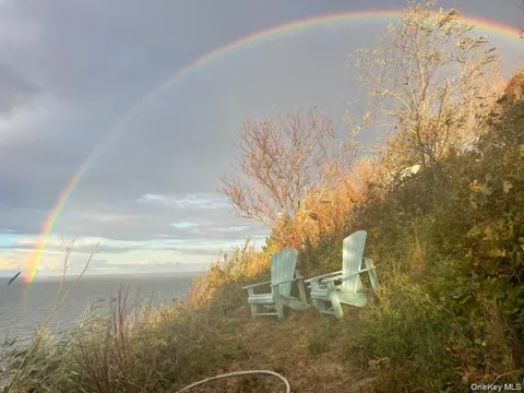 24 Cliff Way