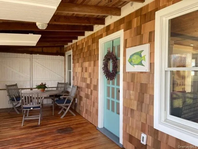 24 Cliff Way Baiting Hollow, NY 11933