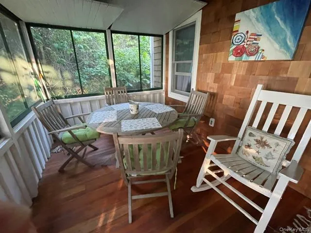 24 Cliff Way Baiting Hollow, NY 11933