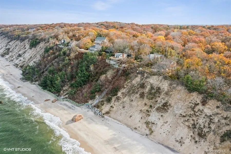 24 Cliff Way Baiting Hollow, NY 11933