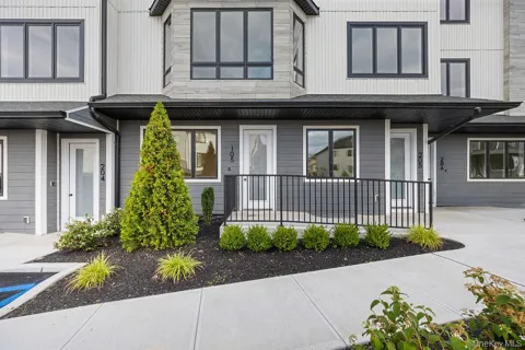 472 W Central Avenue #105