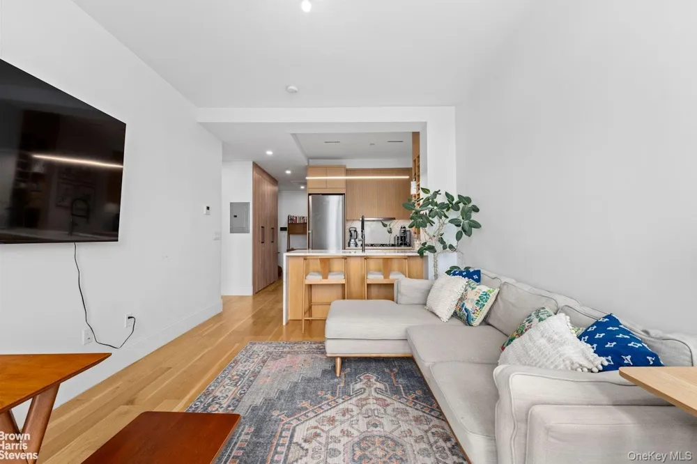 183 McGuinness Boulevard #3A Brooklyn, NY 11222