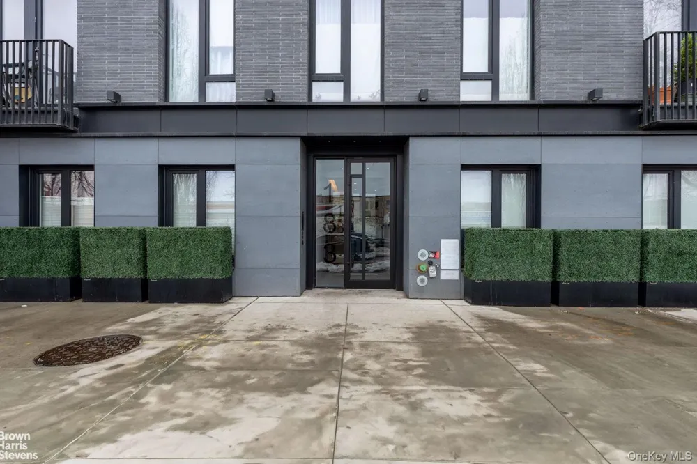 183 McGuinness Boulevard #3A Brooklyn, NY 11222