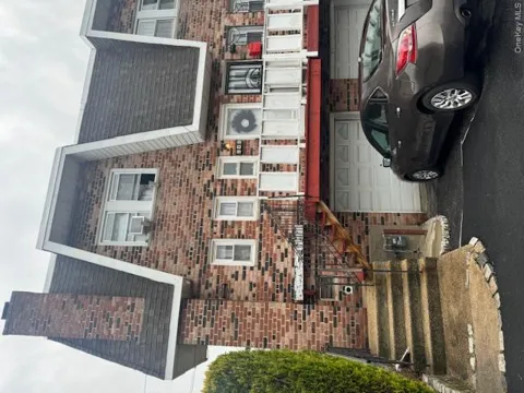 268 Beach 17th Street