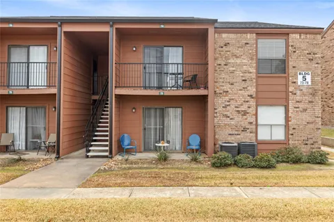 904 University Oaks Boulevard #73