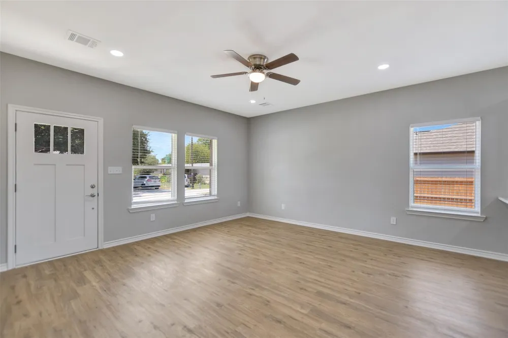 210 Kyle St Street Madisonville, TX 77864