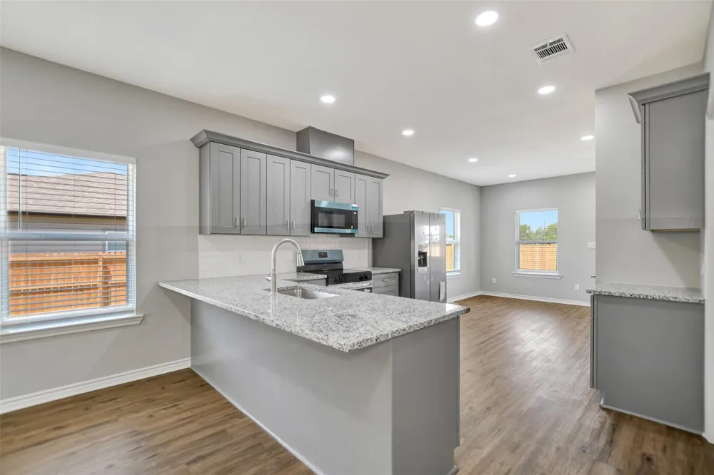 210 Kyle St Street Madisonville, TX 77864