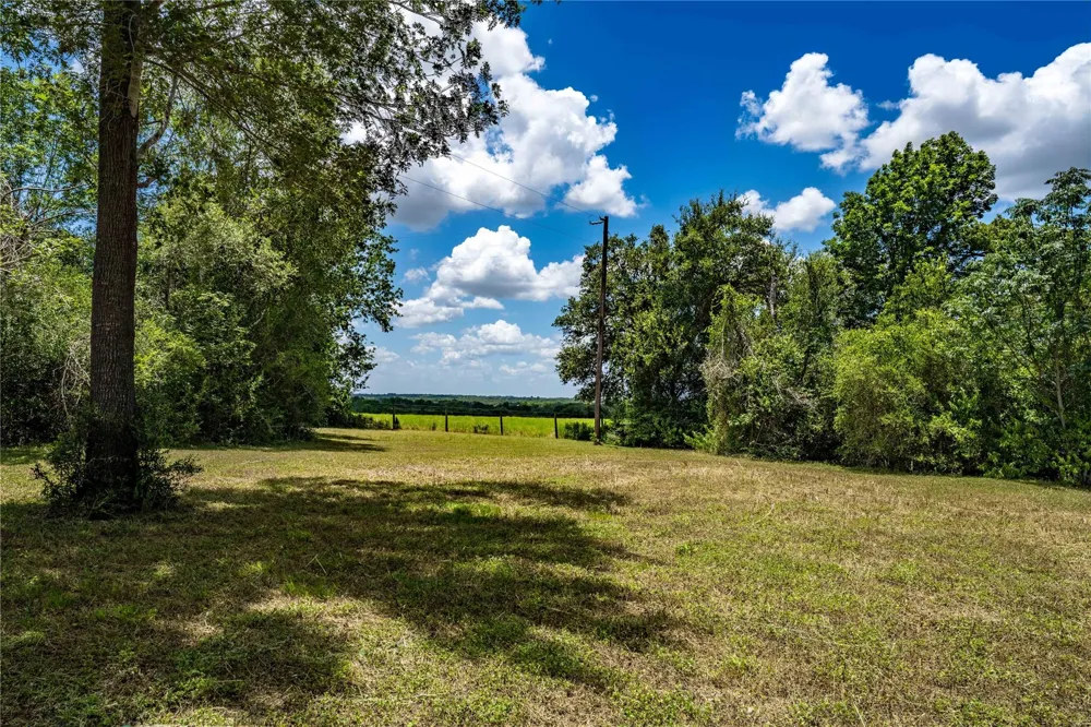 533 Bybee Road Round Top, TX 78954
