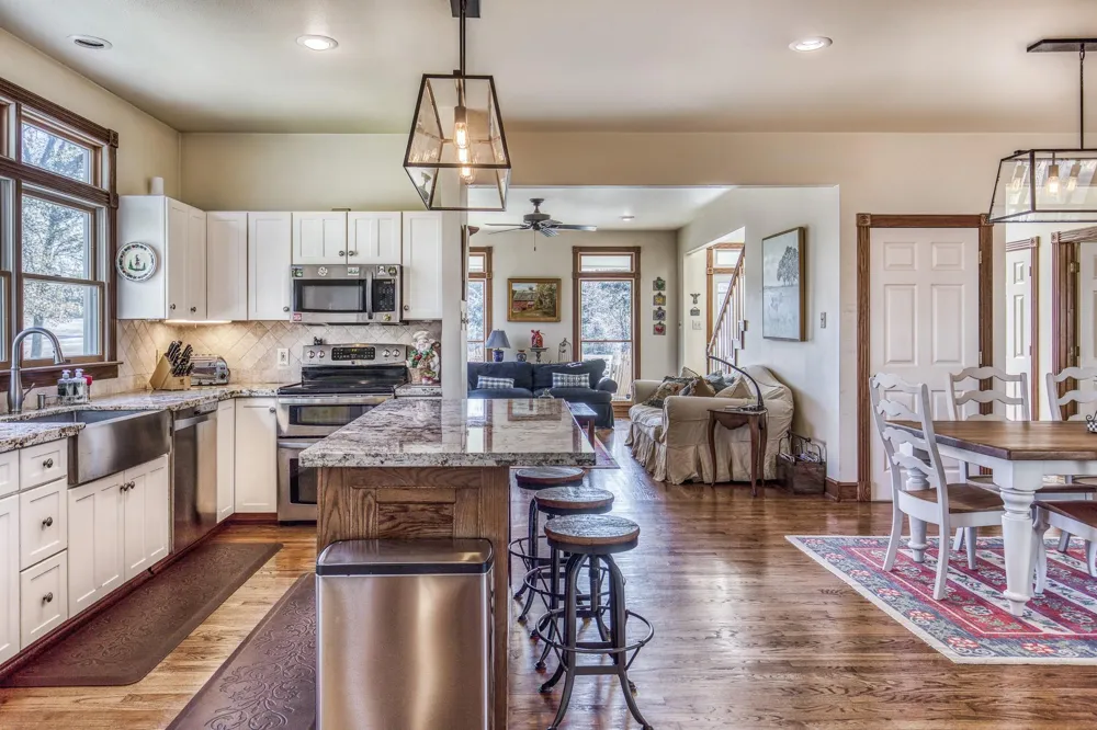533 Bybee Road Round Top, TX 78954