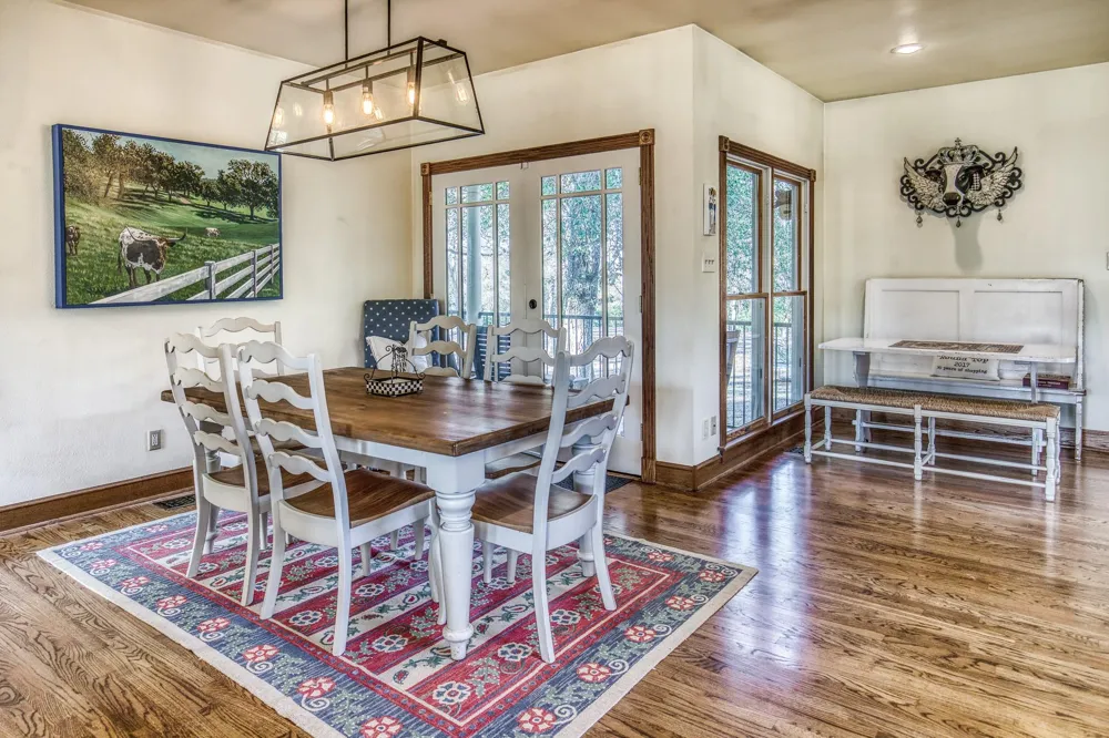 533 Bybee Road Round Top, TX 78954