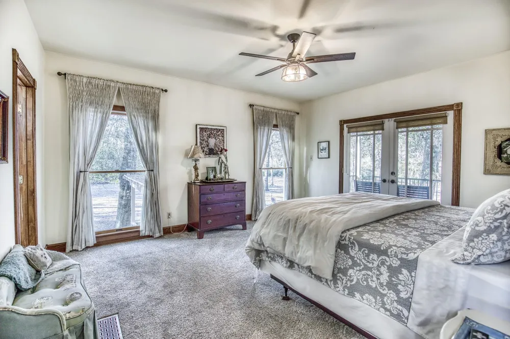 533 Bybee Road Round Top, TX 78954