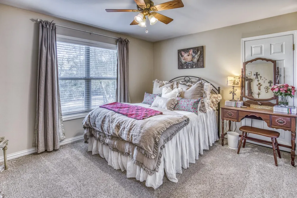 533 Bybee Road Round Top, TX 78954