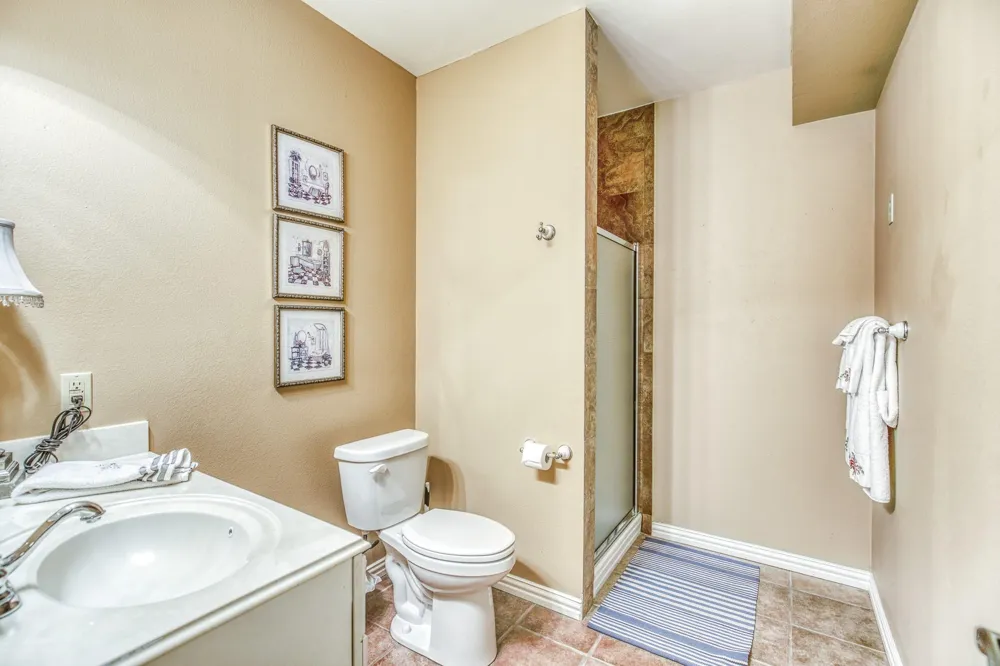 533 Bybee Road Round Top, TX 78954