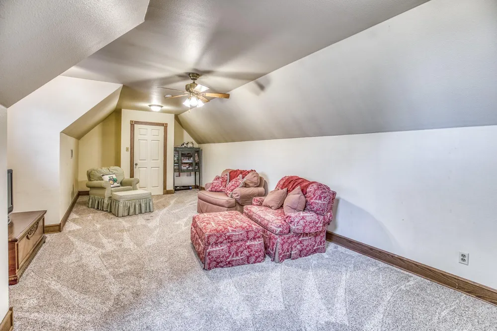 533 Bybee Road Round Top, TX 78954