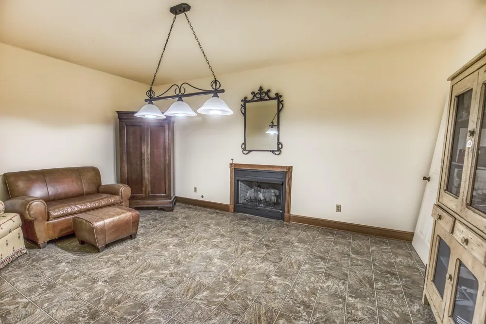 533 Bybee Road Round Top, TX 78954
