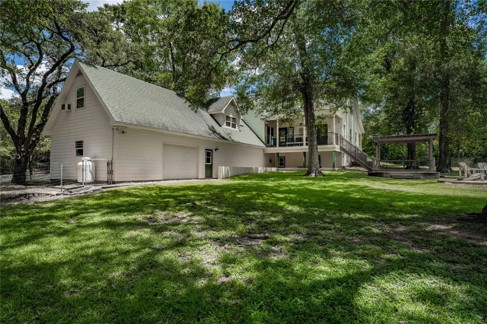 533 Bybee Road Round Top, TX 78954