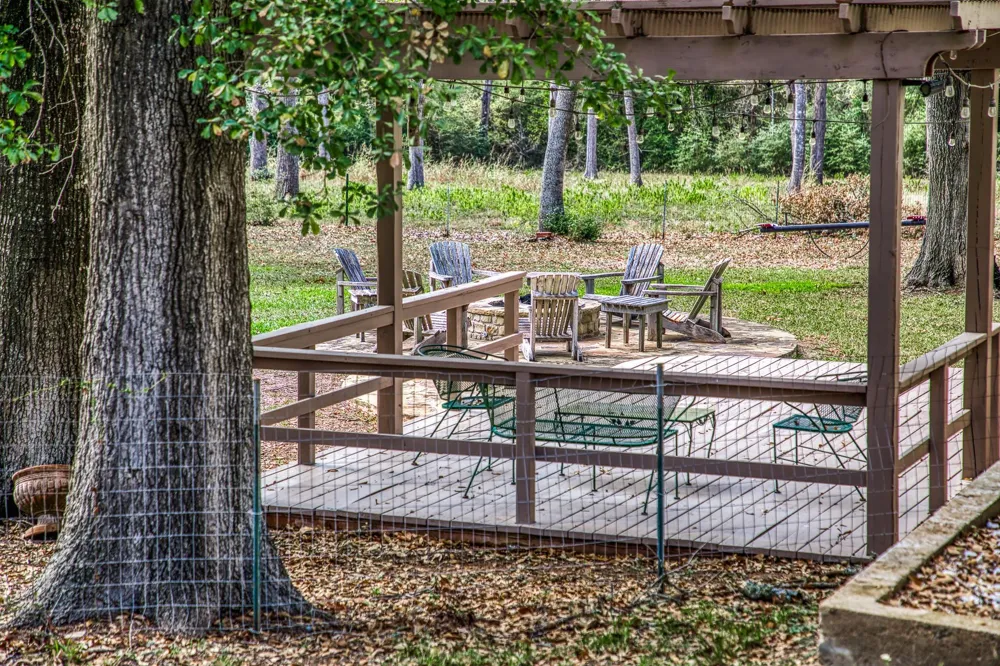 533 Bybee Road Round Top, TX 78954