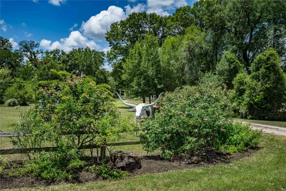533 Bybee Road Round Top, TX 78954