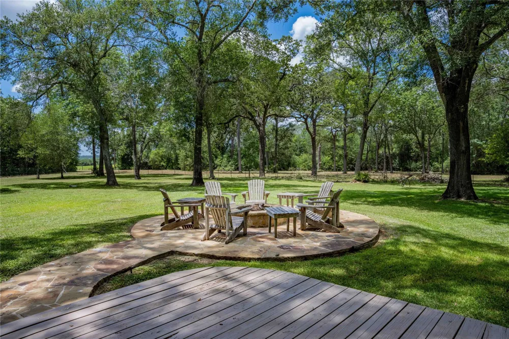 533 Bybee Road Round Top, TX 78954