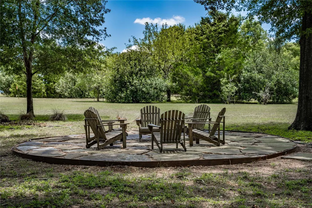 533 Bybee Road Round Top, TX 78954