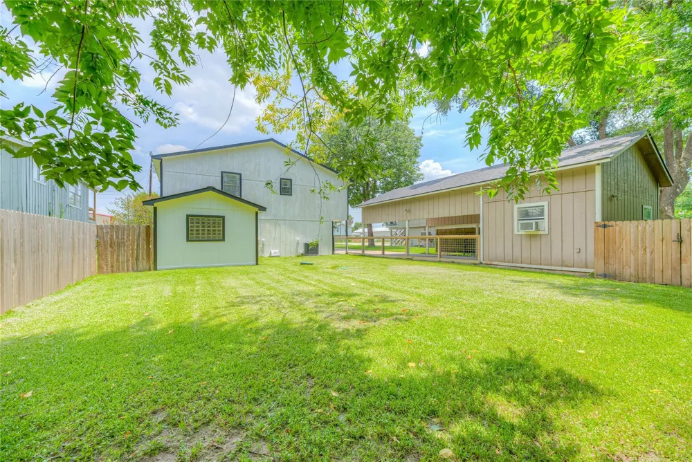 342 Governor Hogg Drive Point Blank, TX 77364