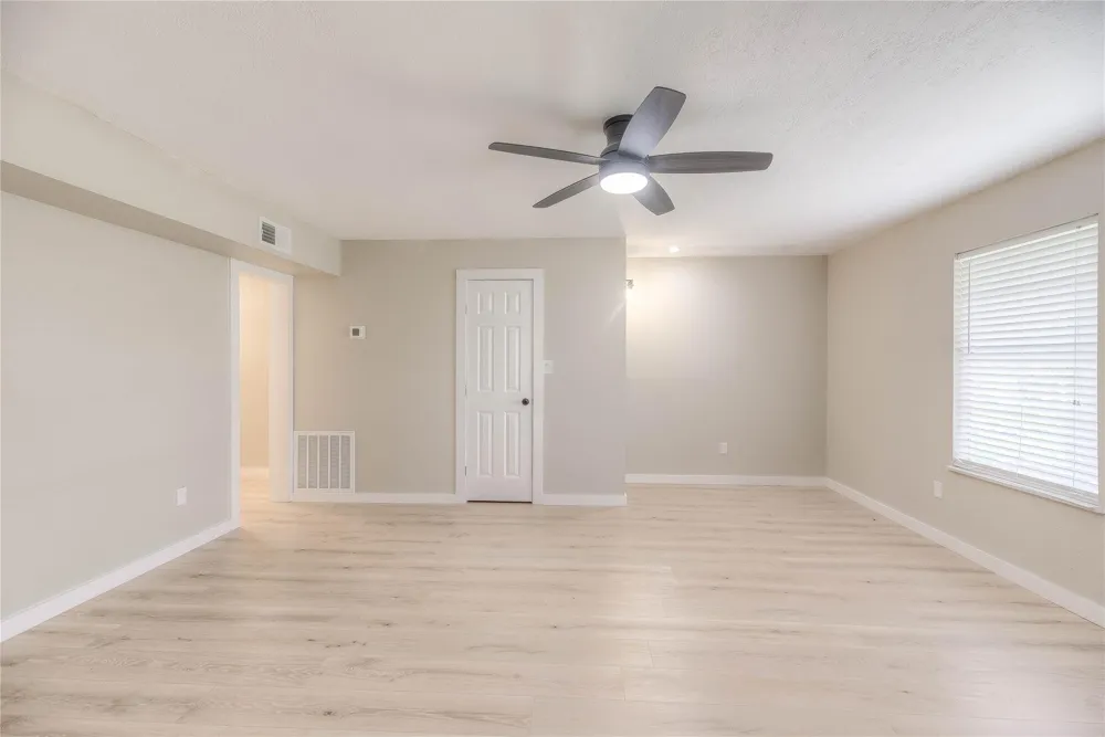 342 Governor Hogg Drive Point Blank, TX 77364