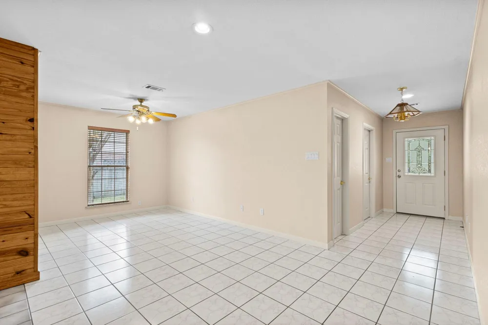 311 Peppertree Village Mills, TX 77663