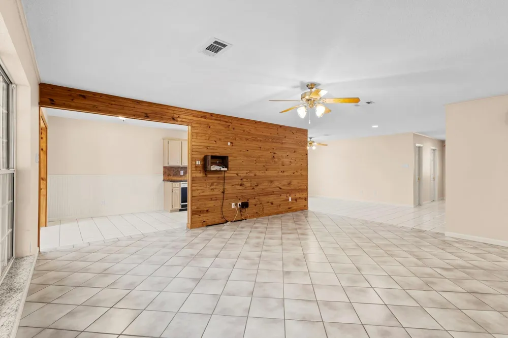 311 Peppertree Village Mills, TX 77663