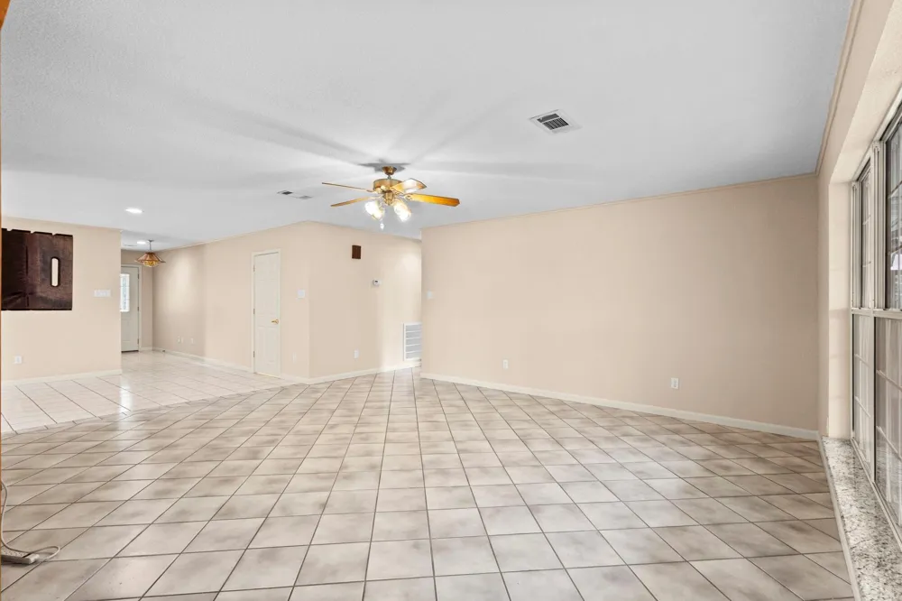 311 Peppertree Village Mills, TX 77663