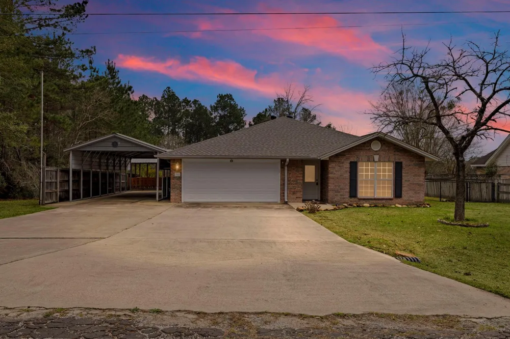 311 Peppertree Village Mills, TX 77663