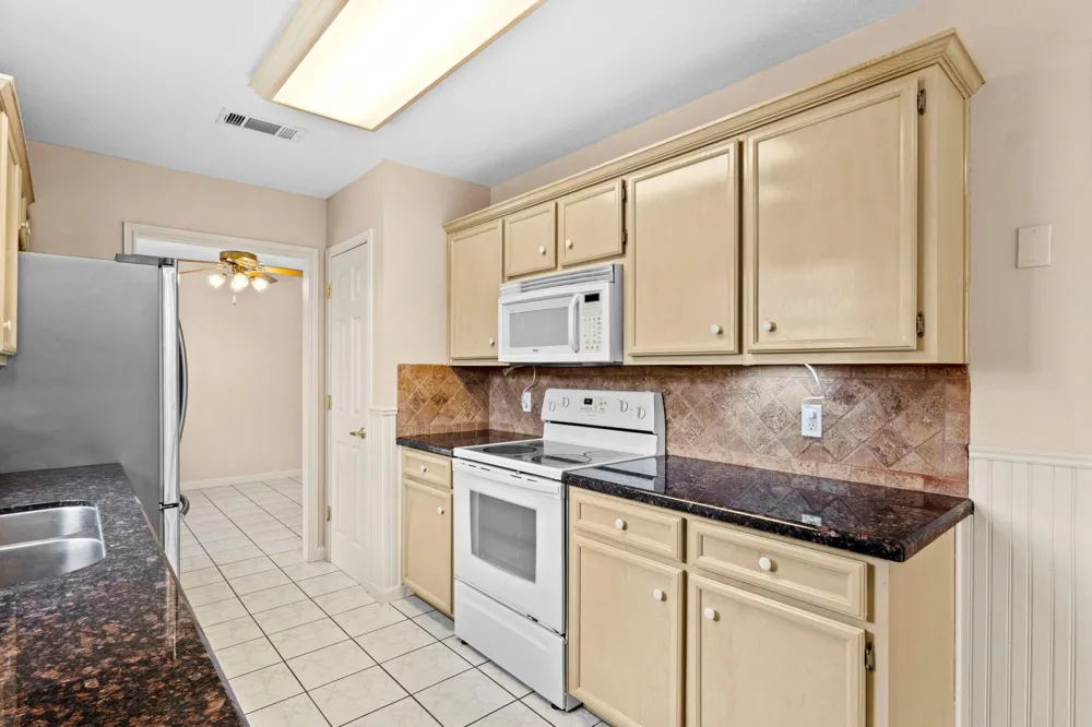 311 Peppertree Village Mills, TX 77663