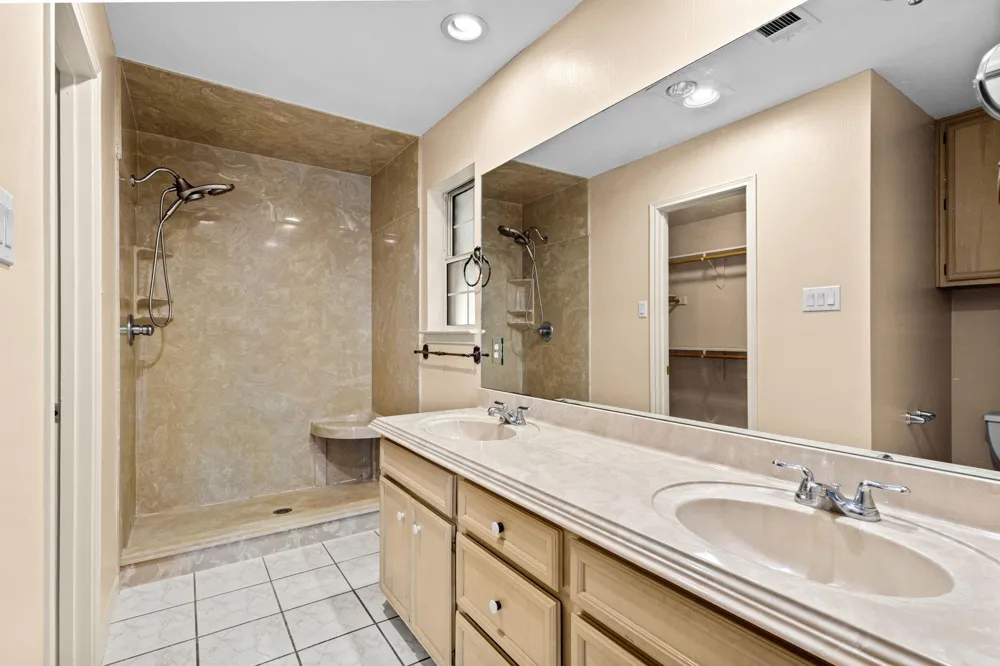 311 Peppertree Village Mills, TX 77663