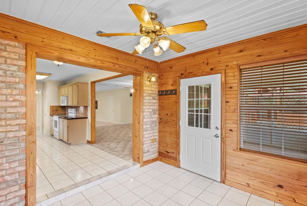 311 Peppertree Village Mills, TX 77663