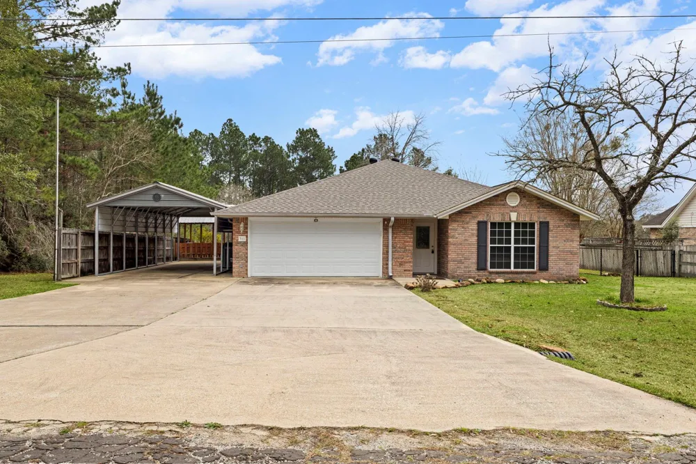 311 Peppertree Village Mills, TX 77663