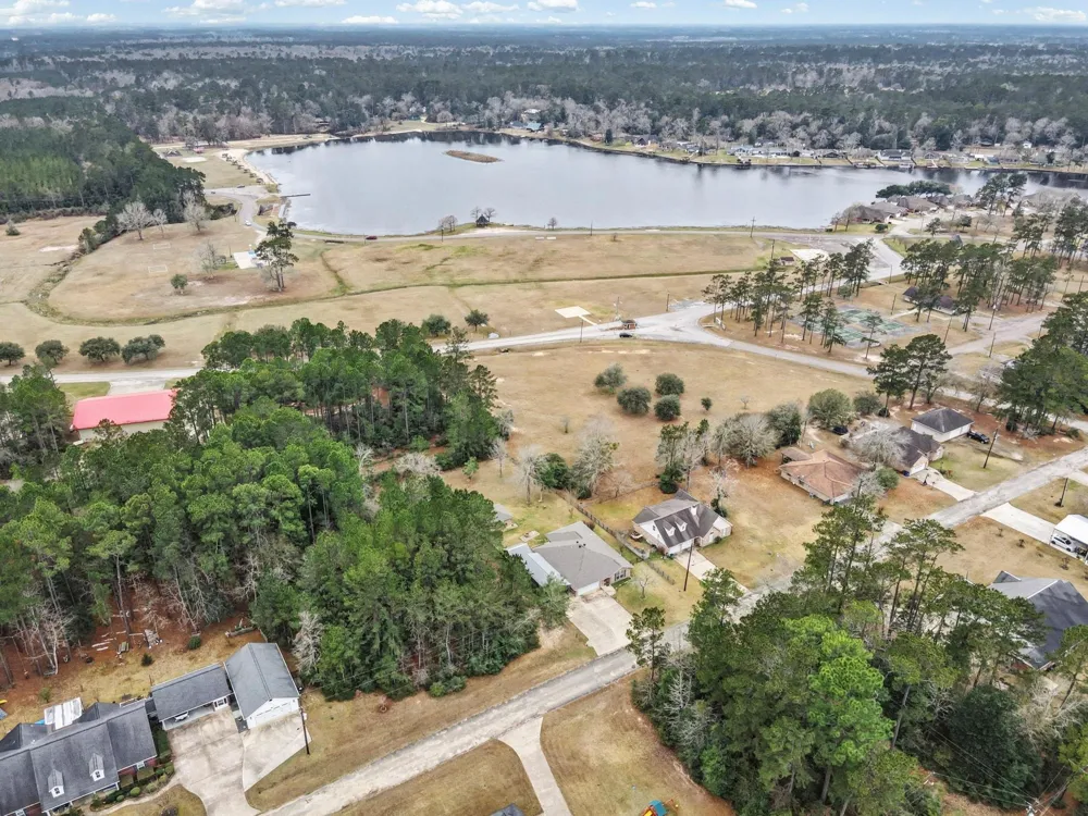 311 Peppertree Village Mills, TX 77663